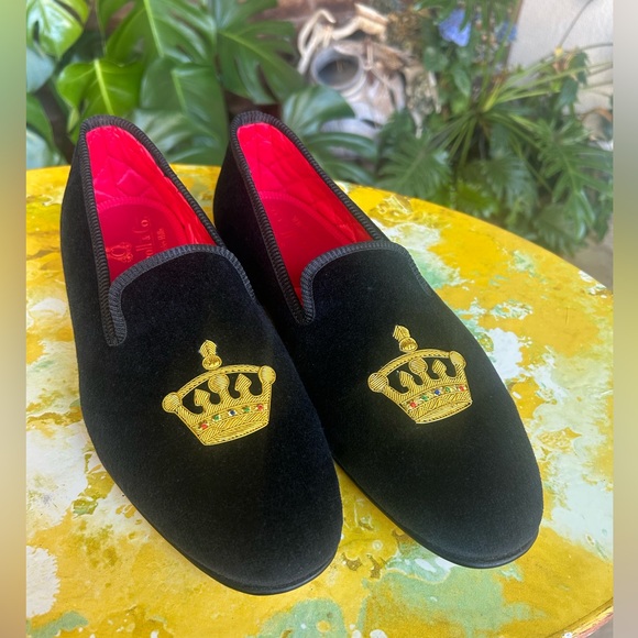 Elegant Black Velvet Men's Loafers with Gold Crown Embroidery - Picture 1 of 8